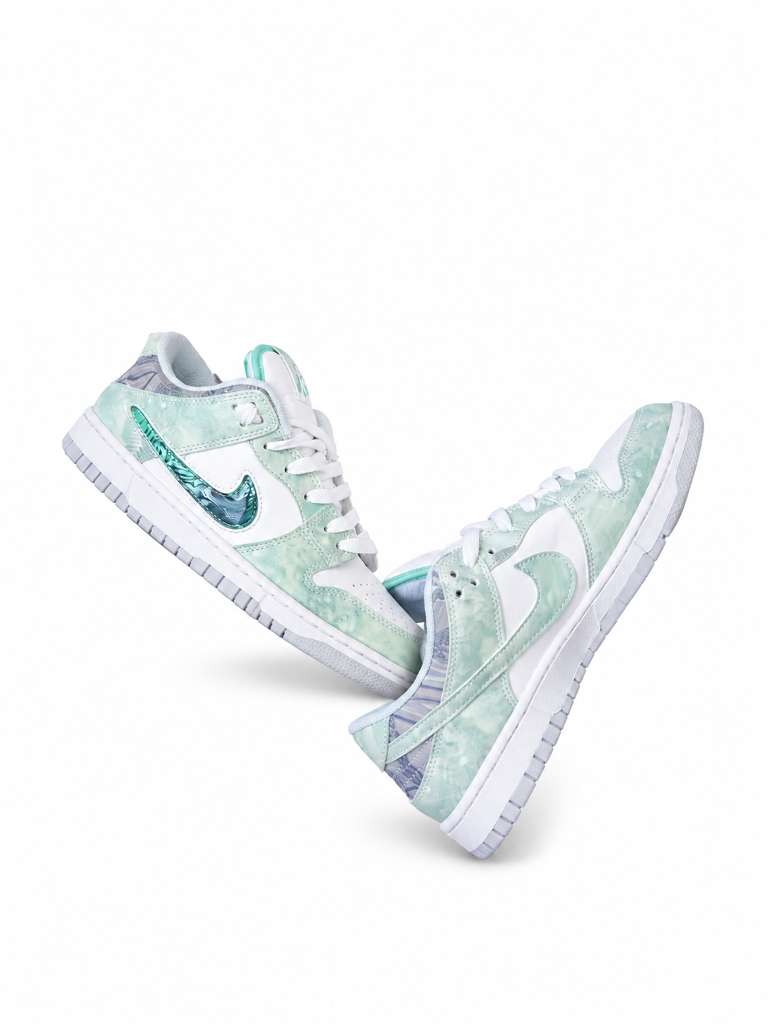 Nike SB Dunk Low Year of the Dragon